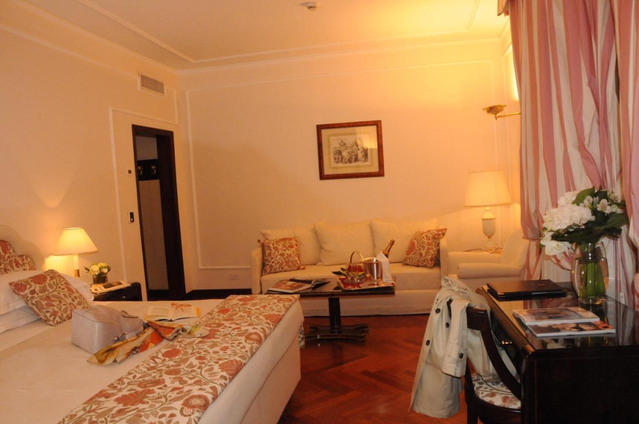 Hotel De La Ville Firenze Esterno foto