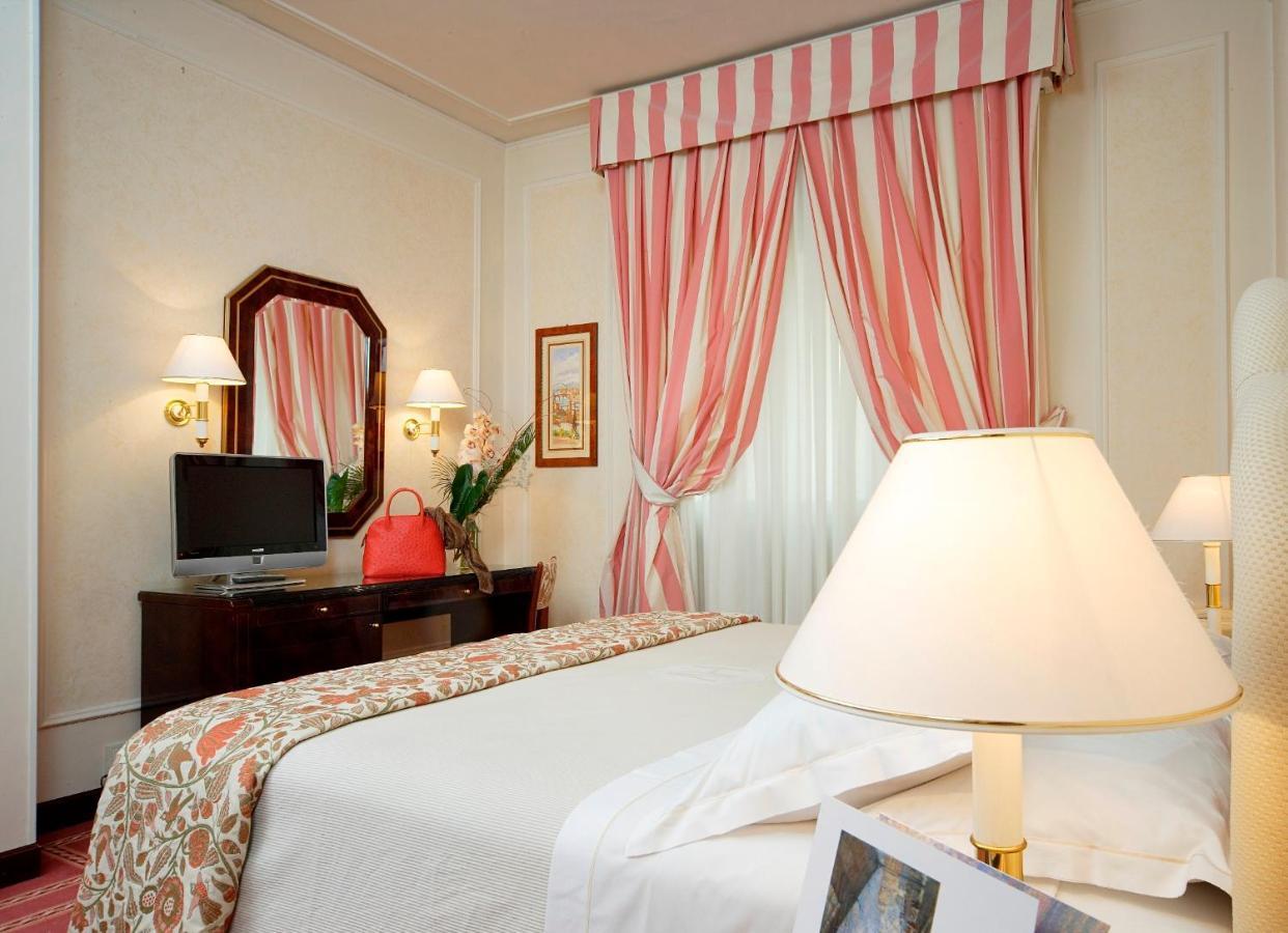 Hotel De La Ville Firenze Esterno foto