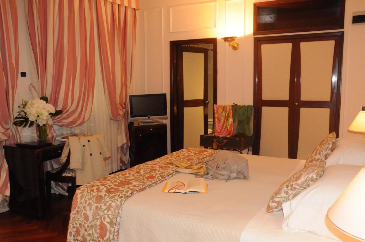 Hotel De La Ville Firenze Esterno foto