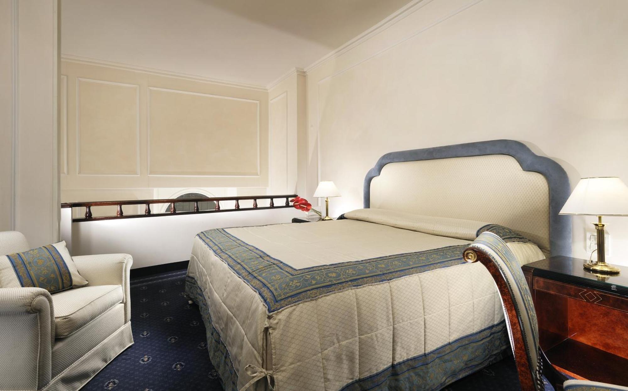 Hotel De La Ville Firenze Esterno foto