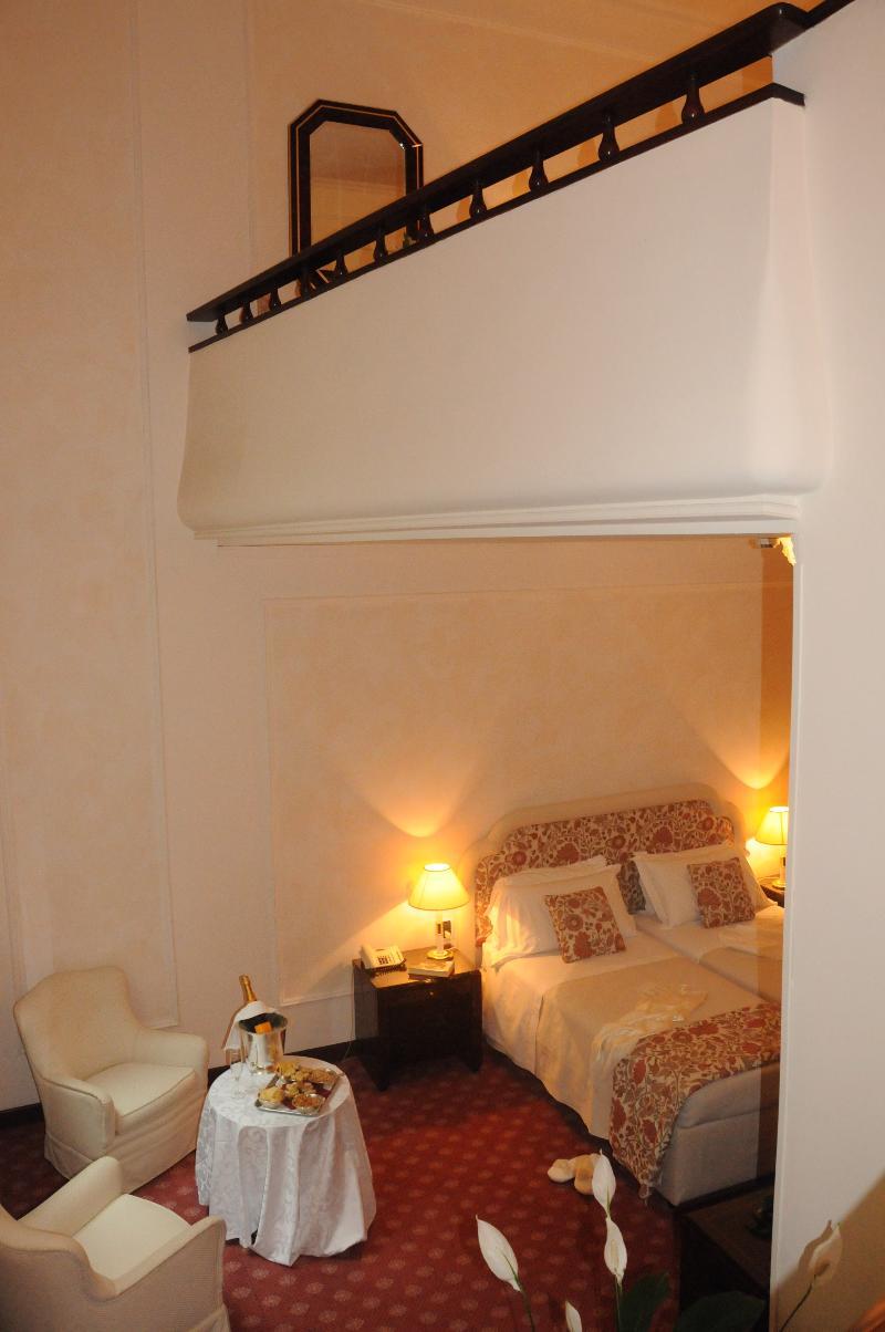 Hotel De La Ville Firenze Esterno foto