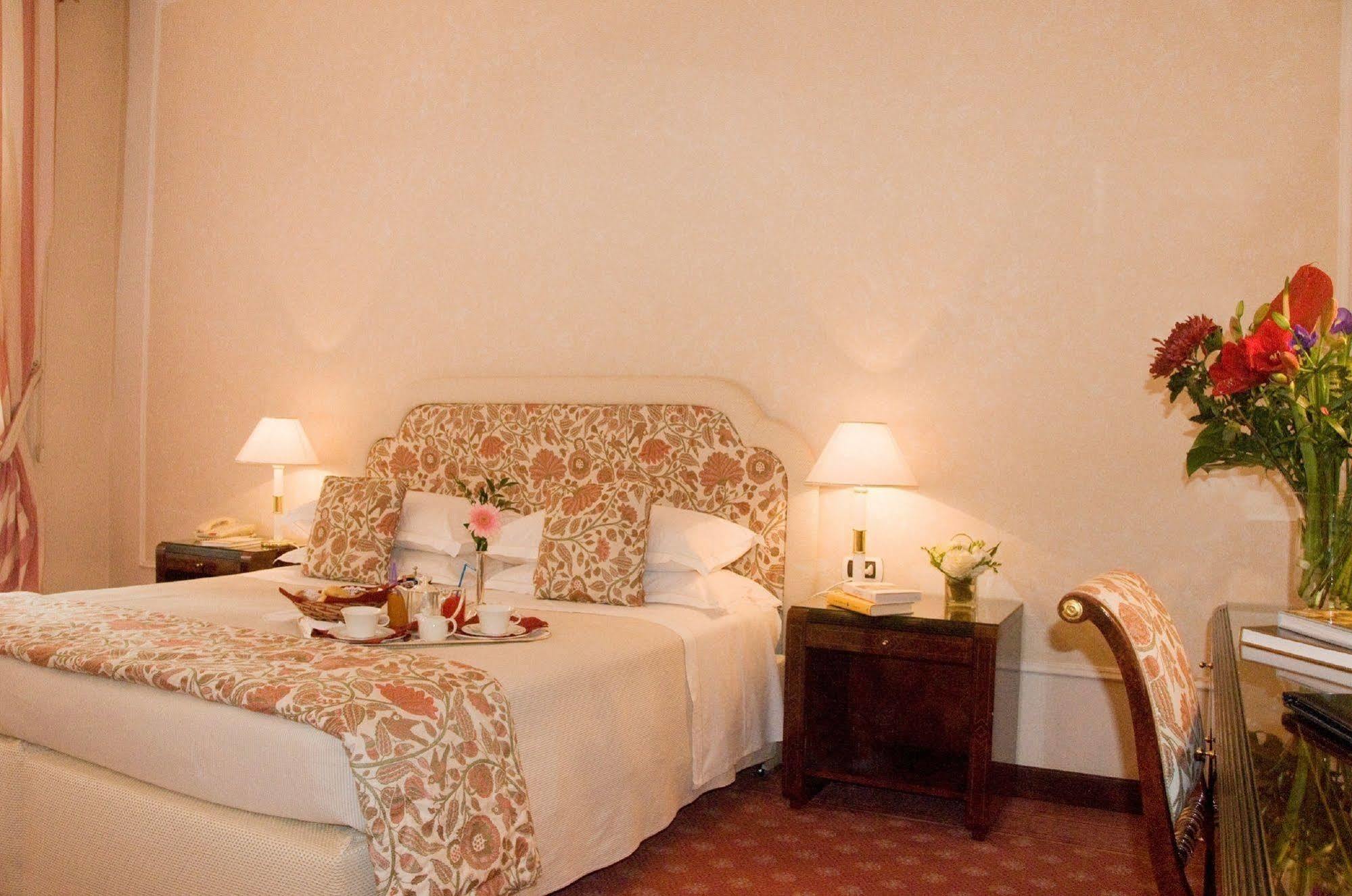 Hotel De La Ville Firenze Esterno foto